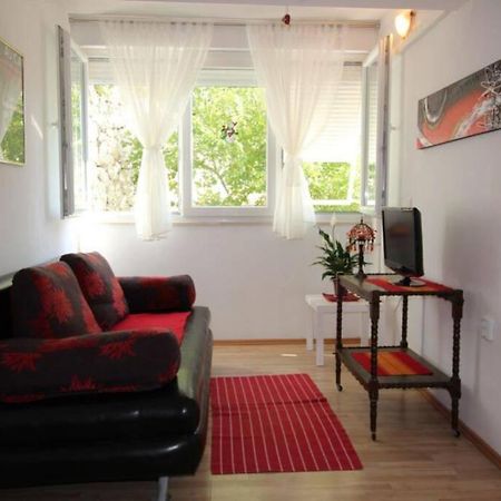 Old City/Beach 13 Minutes Away, Parking, For 4 Split Luaran gambar