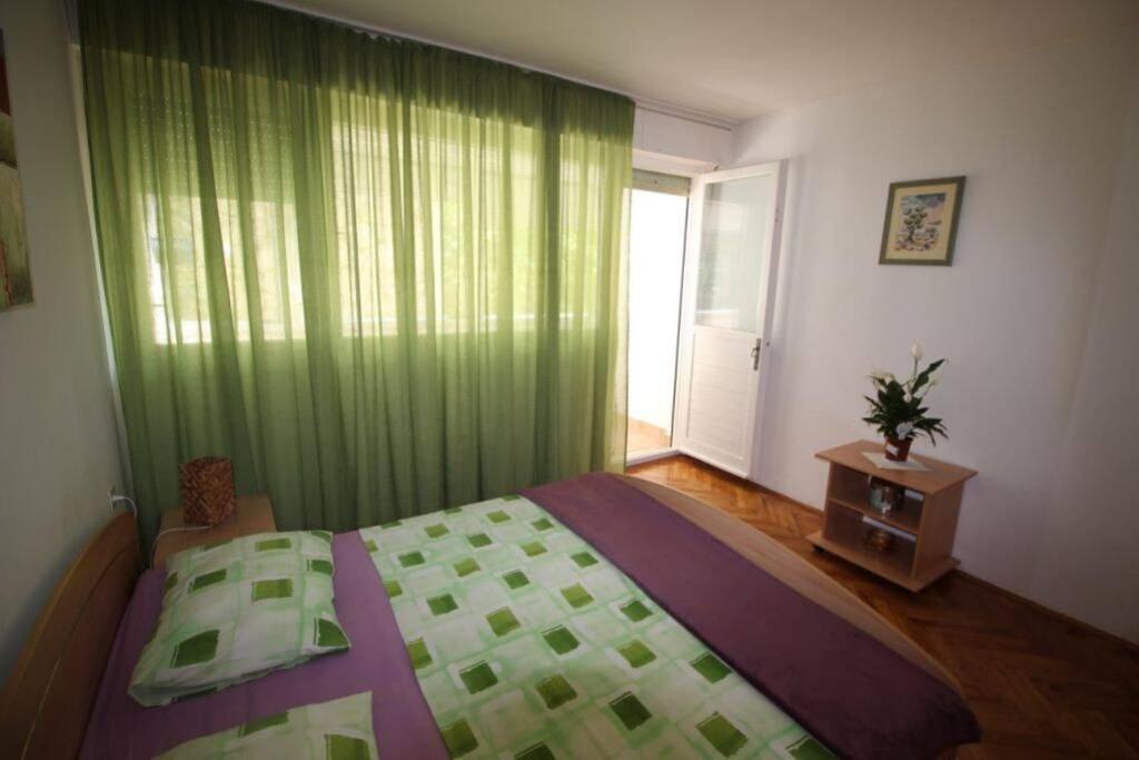 Old City/Beach 13 Minutes Away, Parking, For 4 Split Luaran gambar