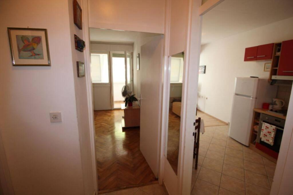 Old City/Beach 13 Minutes Away, Parking, For 4 Split Luaran gambar